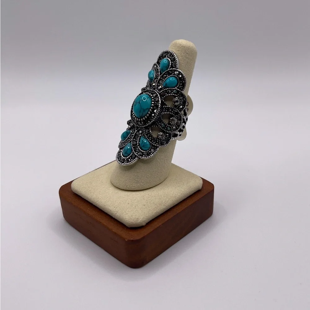 Silver toned BOHO peacock ring with Faux Turquoise Stones - Size 8